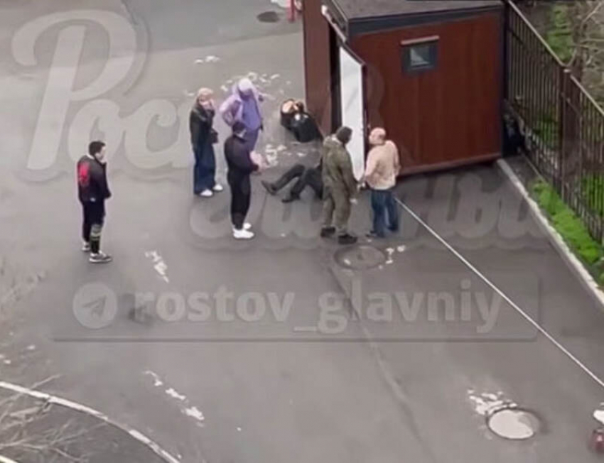 Мужчина в камуфляже напал на охранника и председателя ТСЖ в Ростове