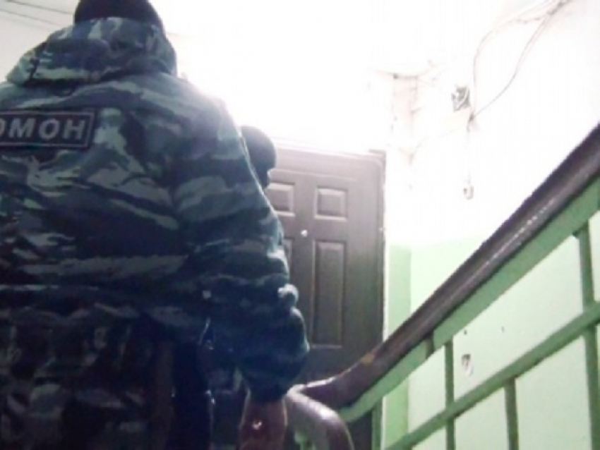 Житель Ростовской области спрятал марихуану в кухонном шкафу