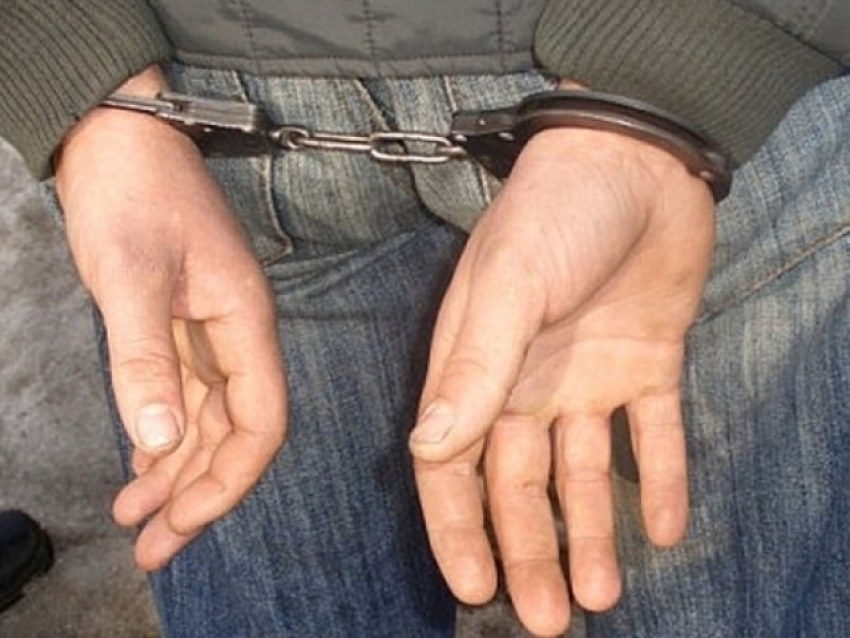 В Ростове поймали 25-летнего мужчину с синтетическим наркотиками 