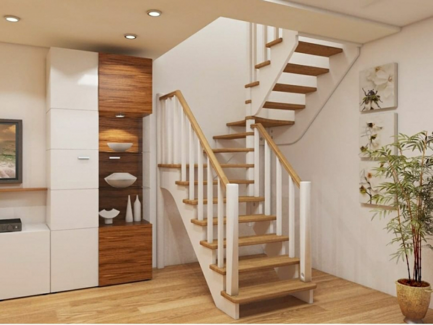 Безопасный спуск и подъем: как ростовчанам подобрать удобную лестницу для дома 