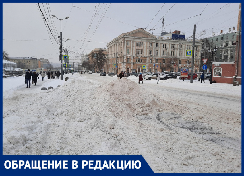 «Ни пройти ни проехать»: ростовчане пришли в ужас от плохой уборки города от снега