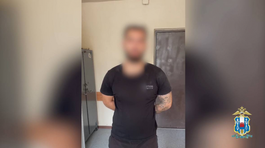 Дончанин избил палкой пьяного гостя, пристававшего к его девушке