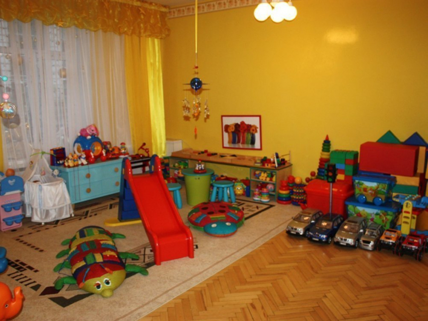 В Ростовской области заведующая детсадом попала под следствие из-за неудачного ремонта 