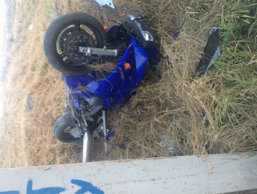 Молодой байкер погиб в одиночном ДТП на абсолютно пустынной дороге под Ростовом