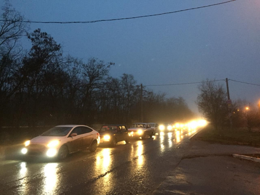 Испытано на себе: как мы стояли в километровой пробке на Орской