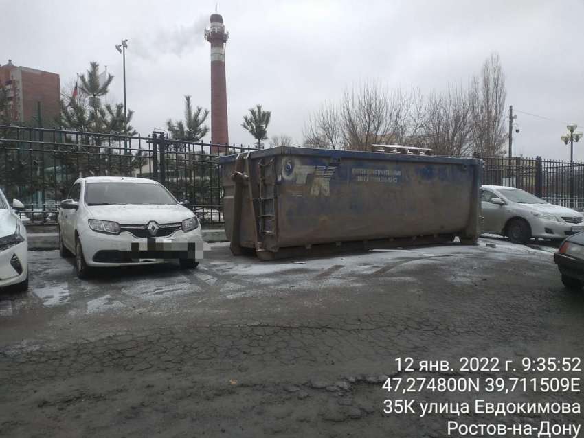 Ростовчане чаще всего оставляют машины у мусорных контейнеров в Суворовском и на Левенцовке