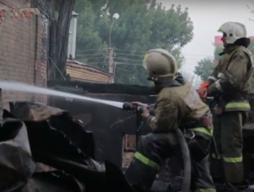 Грозивший уничтожить полцентра Ростова гигантский пожар полностью ликвидирован