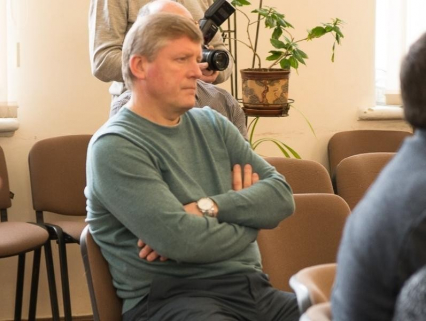 По делу таганрогского экс-депутата Виктора Гревцева суды приняли уже семь решений, а приговора так и нет