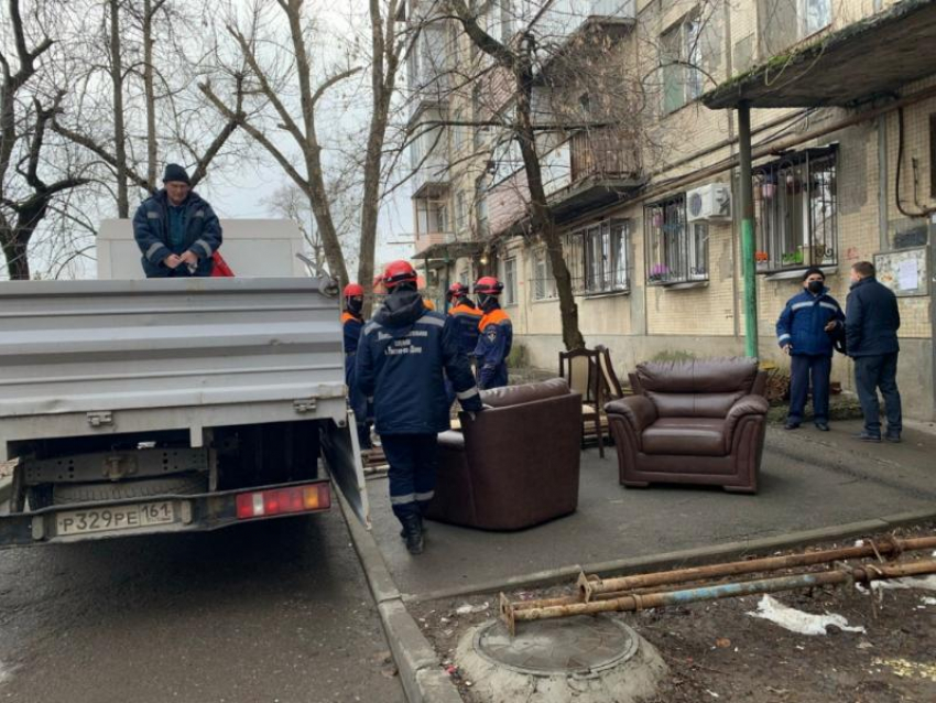 Власти Ростова расселили 19 квартир в аварийном доме в Кривошлыковском