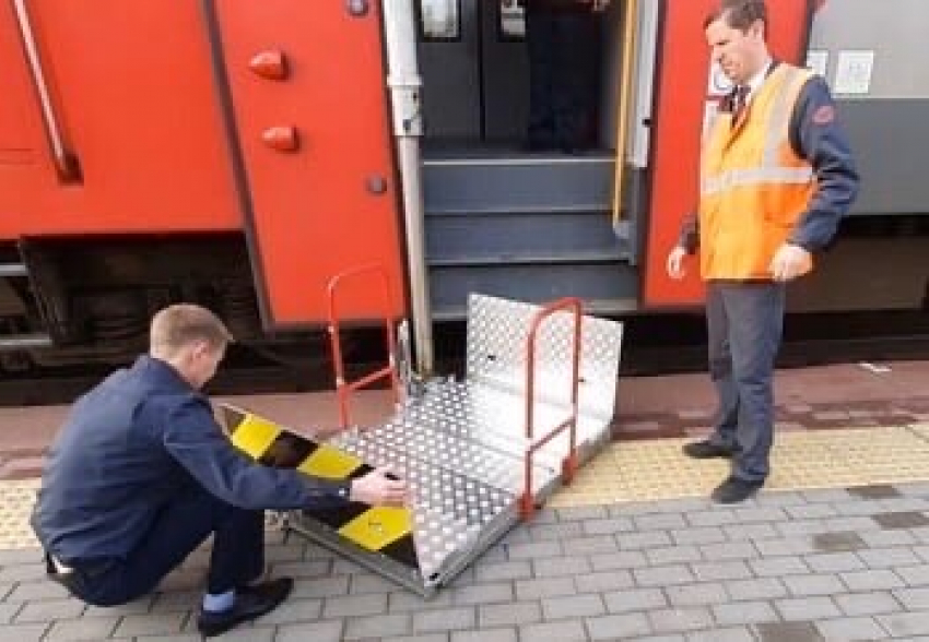 В Ростовской области инвалида-колясочника не пустили в электричку