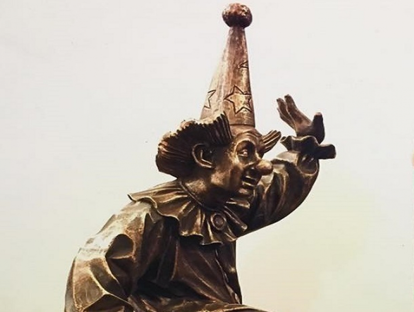 Знаменитый скульптор Зураб Церетели предложил интересный памятник Олегу Попову для установки в Ростове