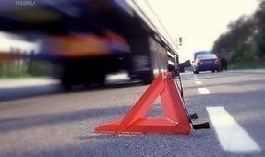 В Ростовской области в результате ДТП погиб водитель КАМАЗа