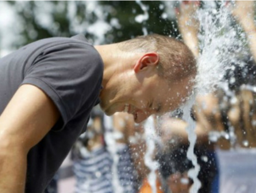 Страшная жара и перепады давления ожидают жителей Ростова в последние выходные лета