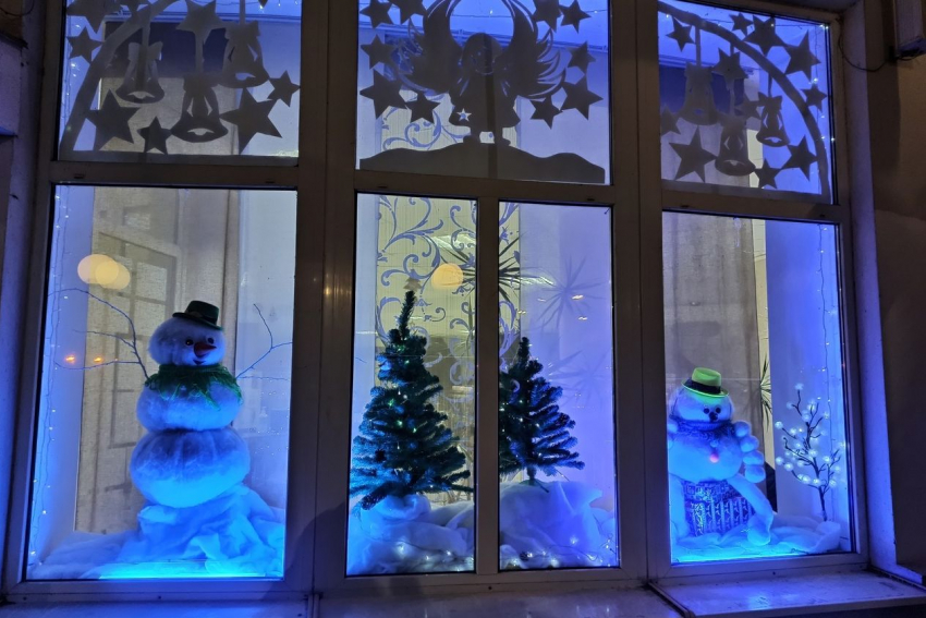 Жителям Ростовской области предложили украсить окна к Новому году