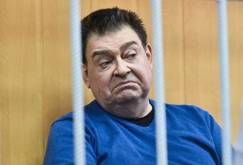 Экс-депутата Госдумы Варшавского суд приговорил к семи годам тюрьмы за хищение
