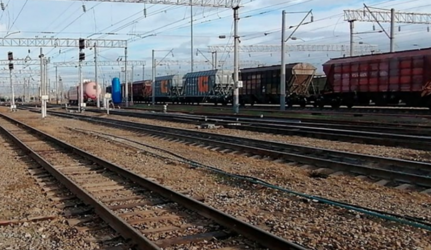 Поезд «Адлер — Москва» насмерть сбил человека под Ростовом