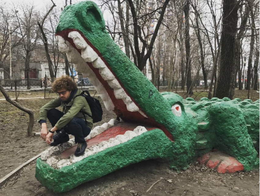 Известный московский блогер после запрета на въезд в США оказался в пасти крокодила в Ростове