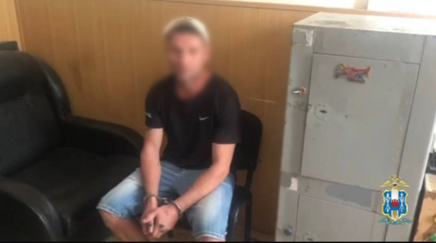 В Батайске задержали расчленителя осла 