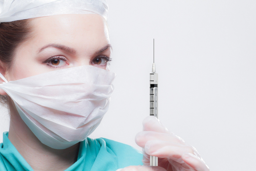 Два мобильных пункта вакцинации против COVID-19 в Ростове приостановили свою работу