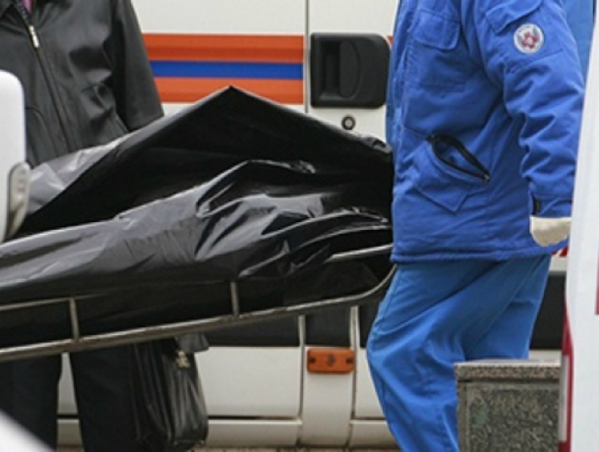 Молодой краснодарец на легковушке погиб после встречи с ростовским КамАЗом на трассе М-4 Дон