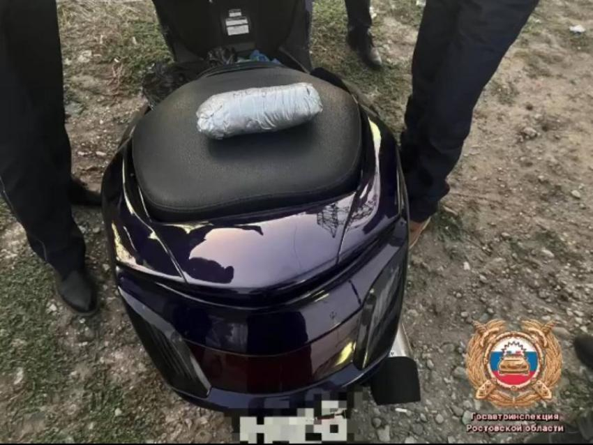 Под Ростовом мотоциклист попался с полкилограмма мефедроном