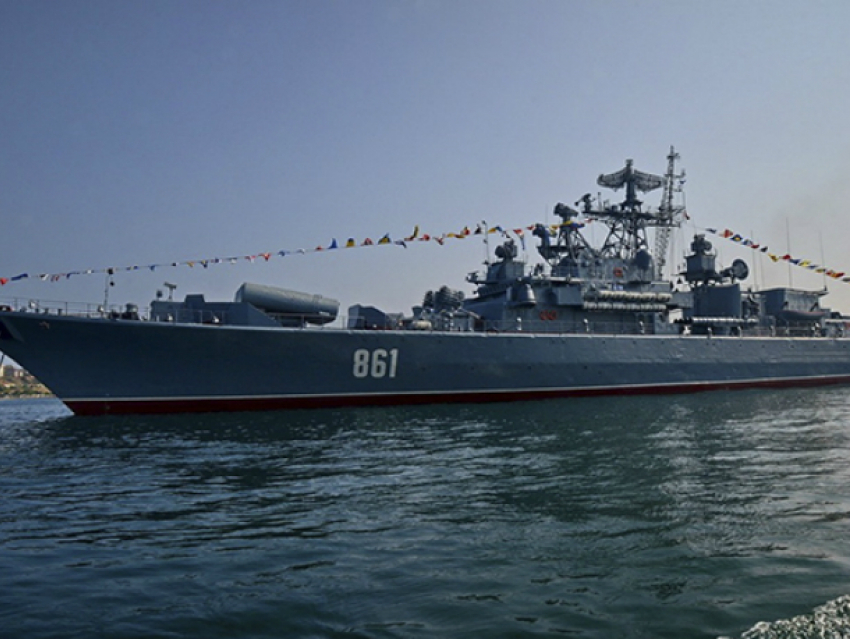 Боевые корабли Черноморского флота и Каспийской флотилии отправились в Ростов 