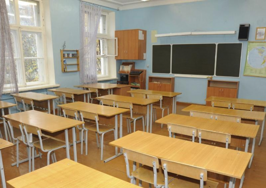 В Таганроге на четыре дня закроют детсады и школы