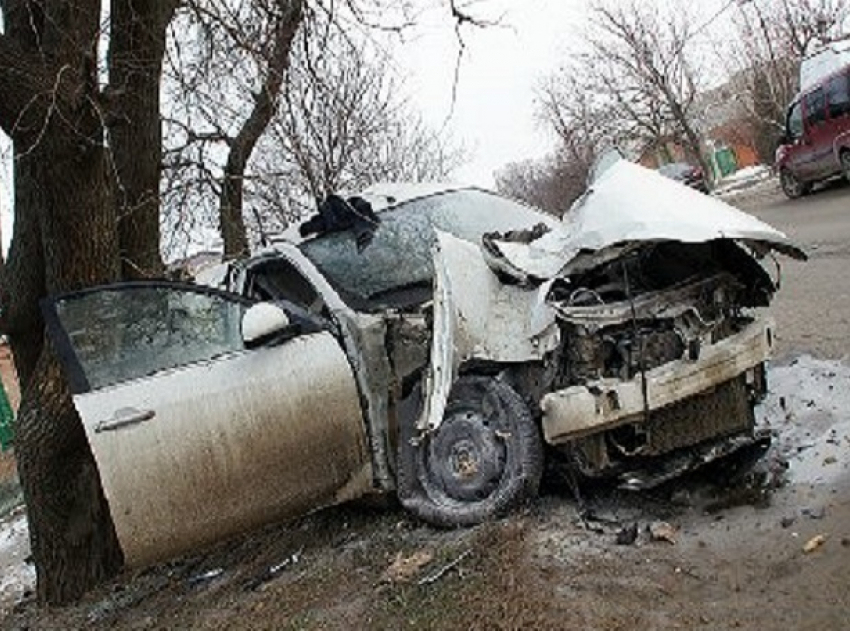 Гибель девушки в страшном ДТП в Батайске попала на видео