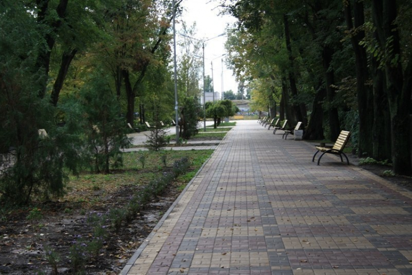 Прокуратура Ростовской области вернула центральный парк Батайска горожанам 