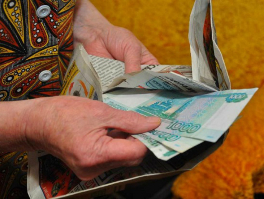 «Очень нужных» вещей на 300 тысяч рублей сбагрила пенсионерам мошенница в Ростовской области