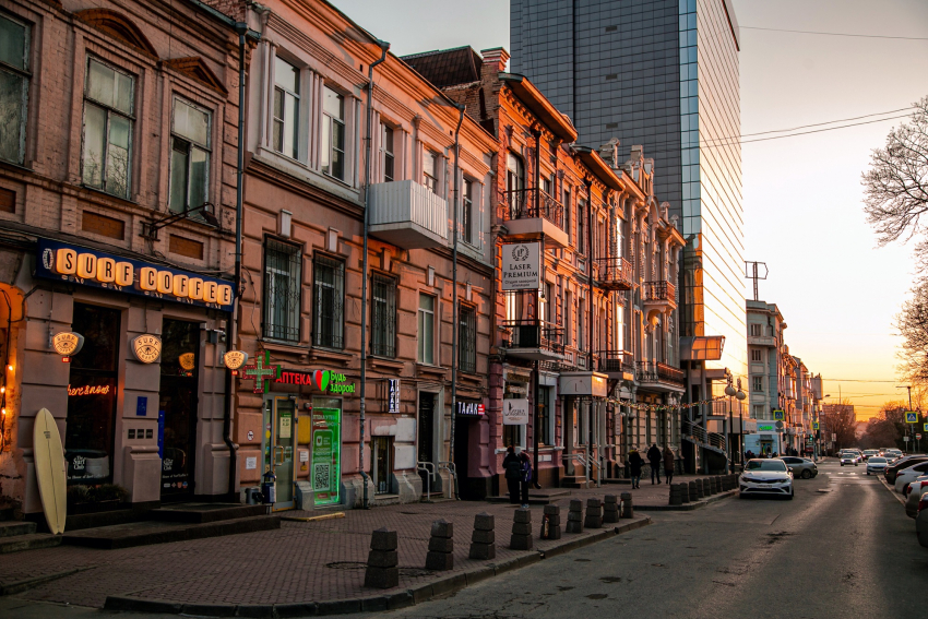 В пятницу в Ростове ожидается теплая и ветреная погода 