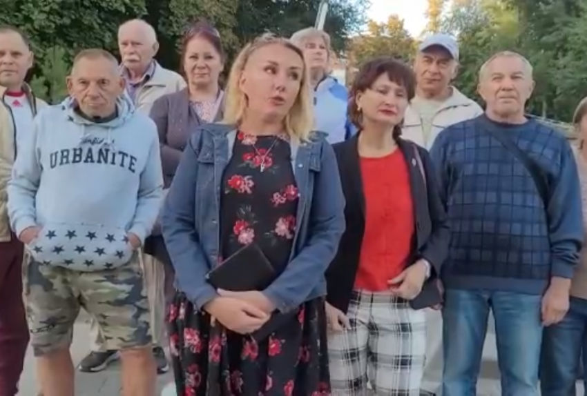 Ростовчане вновь попросили Василия Голубева остановить вырубку деревьев в парке «Дружба»