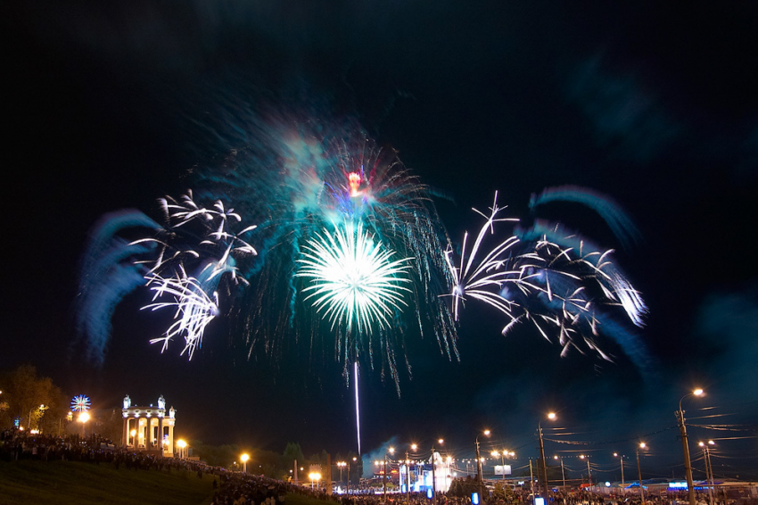 9 видов салютов, концерты и солдатская каша ждут сегодня Ростовчан 