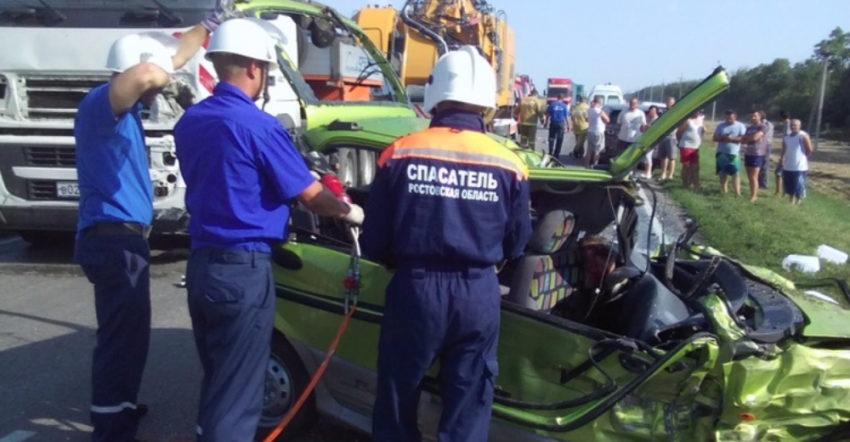 Под Ростовом произошло тройное ДТП: погиб 66-летний пенсионер 