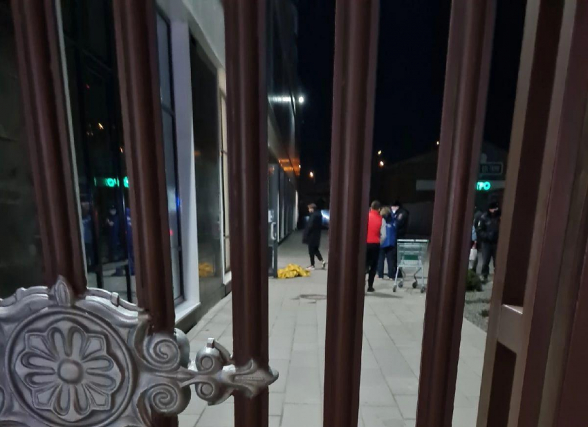 В Ростове 22-летний парень разбился насмерть, выпав из окна ЖК «Белый ангел»