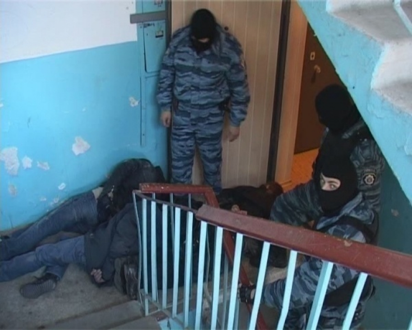 В Ростовской области пятеро мужчин украли у студента мединститута 2,5 тыс. руб.