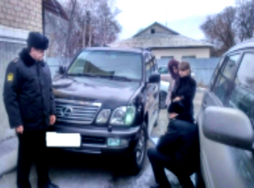 Перспектива пересесть на автобус довела бизнесмена до погашения многомиллионных долгов в Ростове