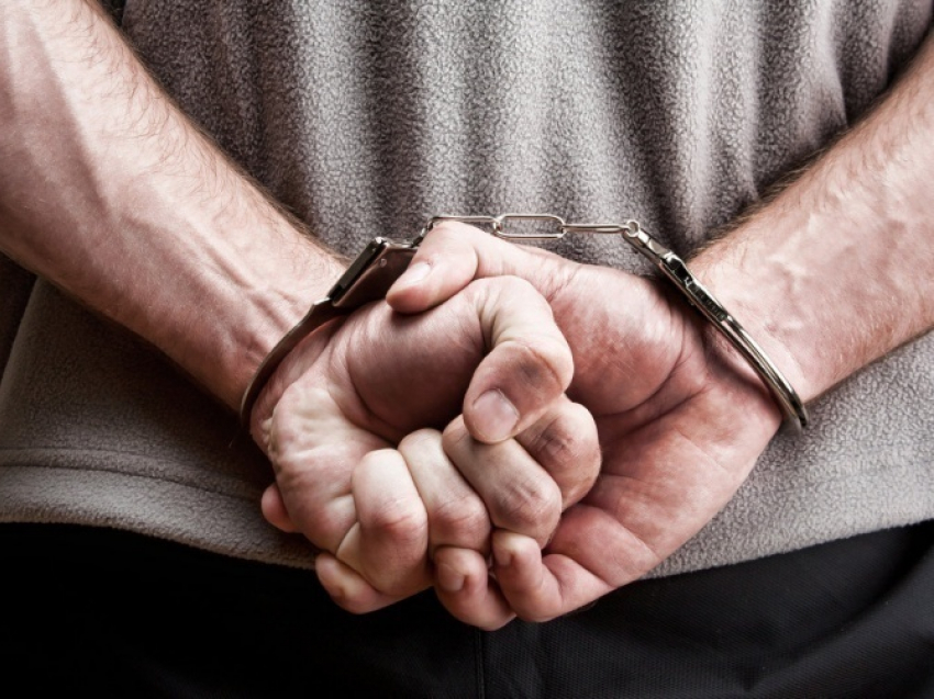 Уборщик из Ростова ответит за кражу мобильника из магазина 