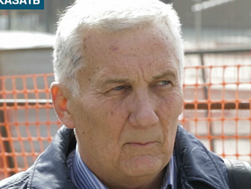 Управляющей компании нужно организовать для нас баню на сцене театра имени Горького - Михаил Попов