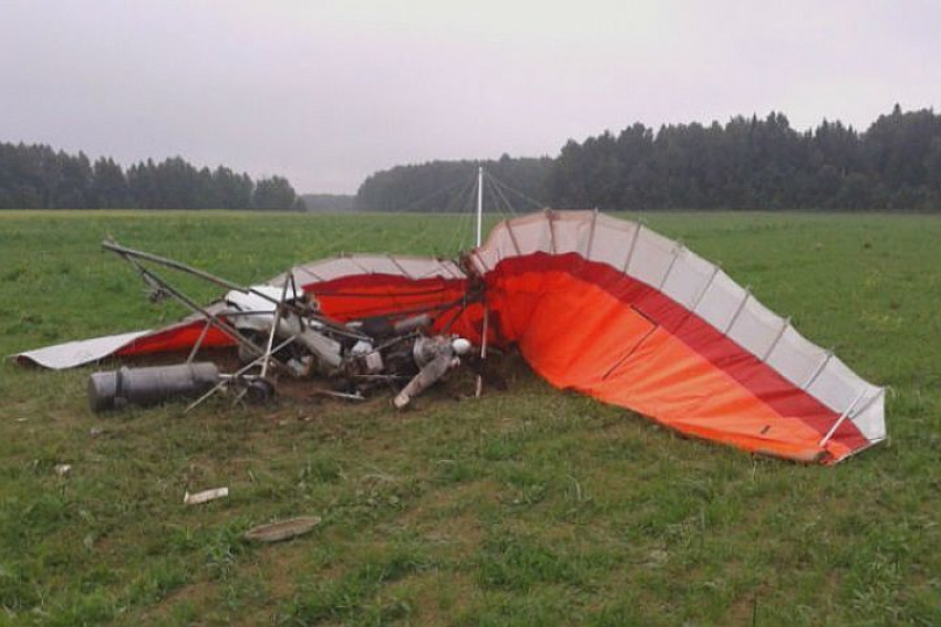 В Ростовской области при падении дельтаплана пострадал пилот