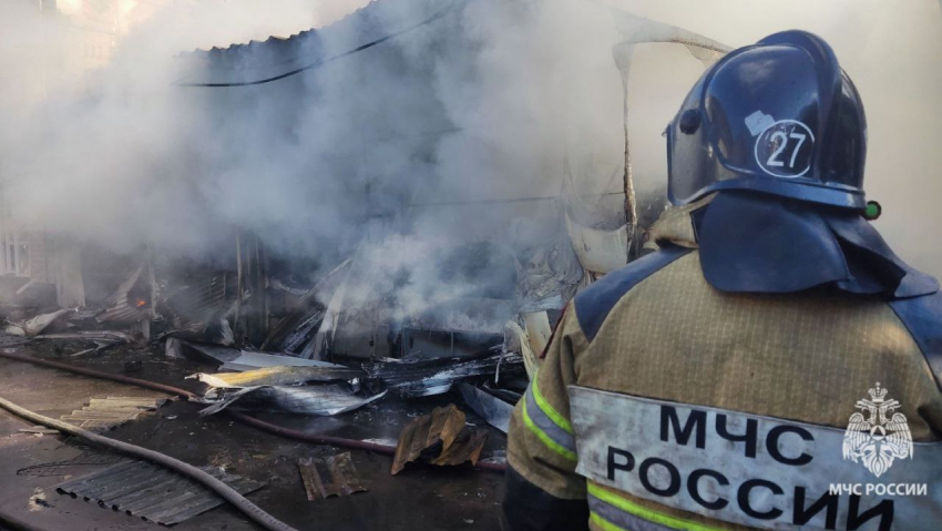 В Ростовской области сотрудники МЧС спасли из огня более 20 человек за неделю 