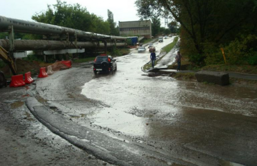 Ростовчанин сообщил о подтоплении улицы Пескова