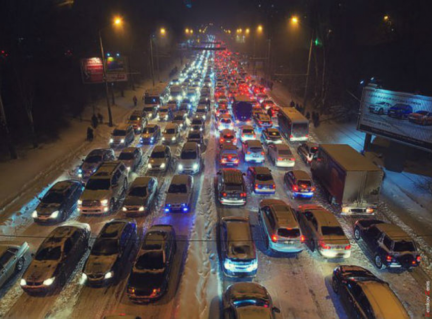 Утренние пробки сковали автомагистрали города Ростова-на-Дону