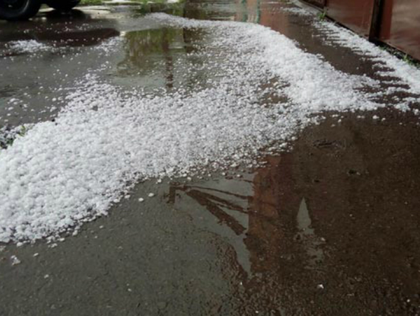 Град и штормовой ветер спрогнозировали в Ростовской области