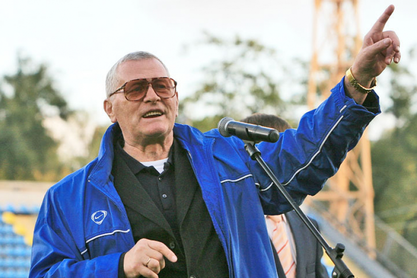 Легендарный футболист Виктор Понедельник приедет в Ростов