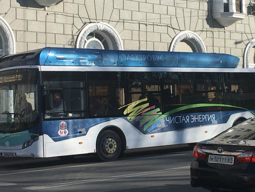В ростовских автобусах теперь можно расплатиться банковской картой