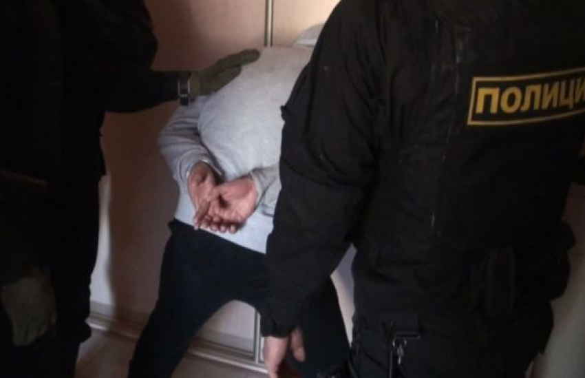 В Ростове мужчина ограбил пенсионерку 