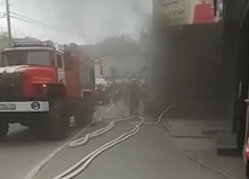 При пожаре в магазине одежды в Ростовской области погиб мужчина
