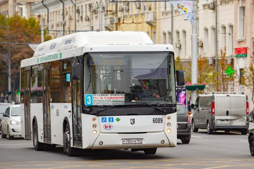 В Ростове изменят маршруты двух автобусов из-за ремонта канализации 