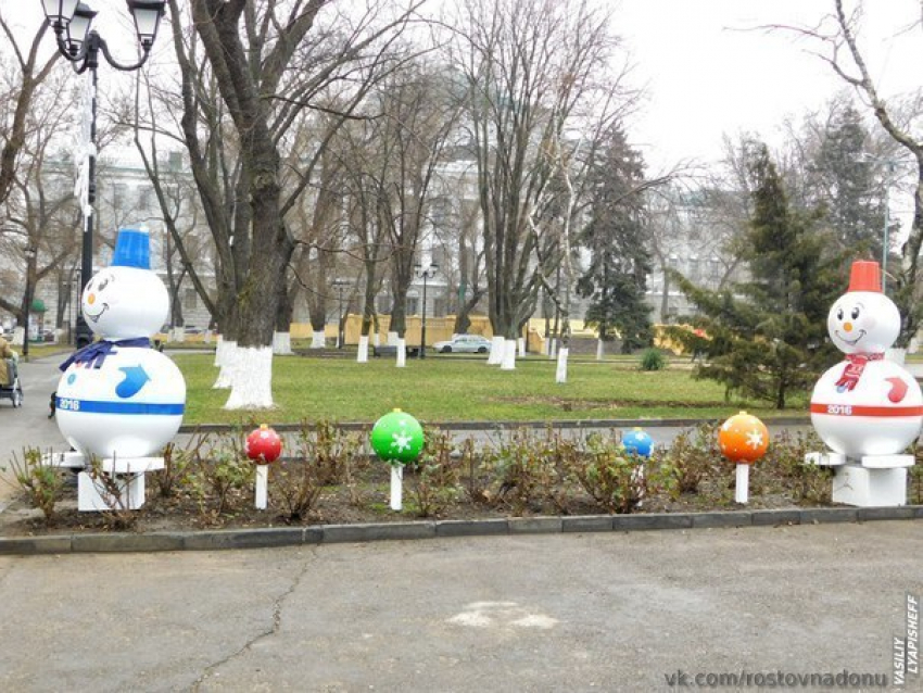 В Ростове снеговиков охраняет полиция